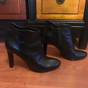 Nine West size 7 leather upper